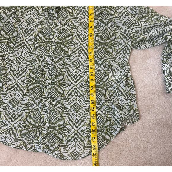 Zara Flowy Lightweight Green and White Abstract Print Long Sleeve Blouse - Picture 12 of 12